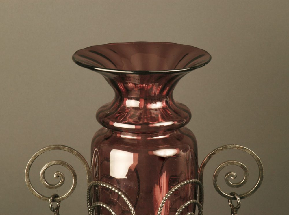 english Vase Art Déco en ferronnerie d'art et verre souflé – Image 6