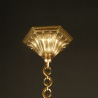 HETTIER ET VINCENT : LUSTRE ART DÉCO EN BRONZE ET VERRE MOULÉ DÉPOLI BLANC – Image 7