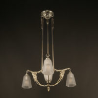 LUSTRE ART DÉCO BRONZE VIEIL ARGENT ET VERRE MOULÉ DÉPOLI BLANC – Image 4