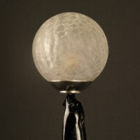 LAMPE VEILLEUSE OTARIE DE GEORGES BENOÎT, 1927, EN BRONZE, MARBRE ET VERRE MOULÉ-PRESSÉ CRAQUELÉ – Image 6
