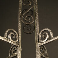LUSTRE ART DÉCO FERRONNERIE D'ART ET VERRE MOULÉ DÉPOLI BLANC – Image 11