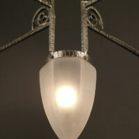 LUSTRE ART DÉCO FERRONNERIE D'ART ET VERRE MOULÉ DÉPOLI BLANC – Image 7