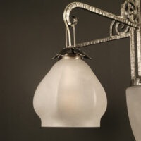 LUSTRE ART DÉCO FERRONNERIE D'ART ET VERRE MOULÉ DÉPOLI BLANC – Image 9