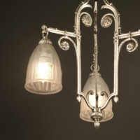 LUSTRE ART DÉCO "CROSSES DE FOUGÈRE" BRONZE ARGENTÉ ET VERRERIE DES VOSGES – Image 4