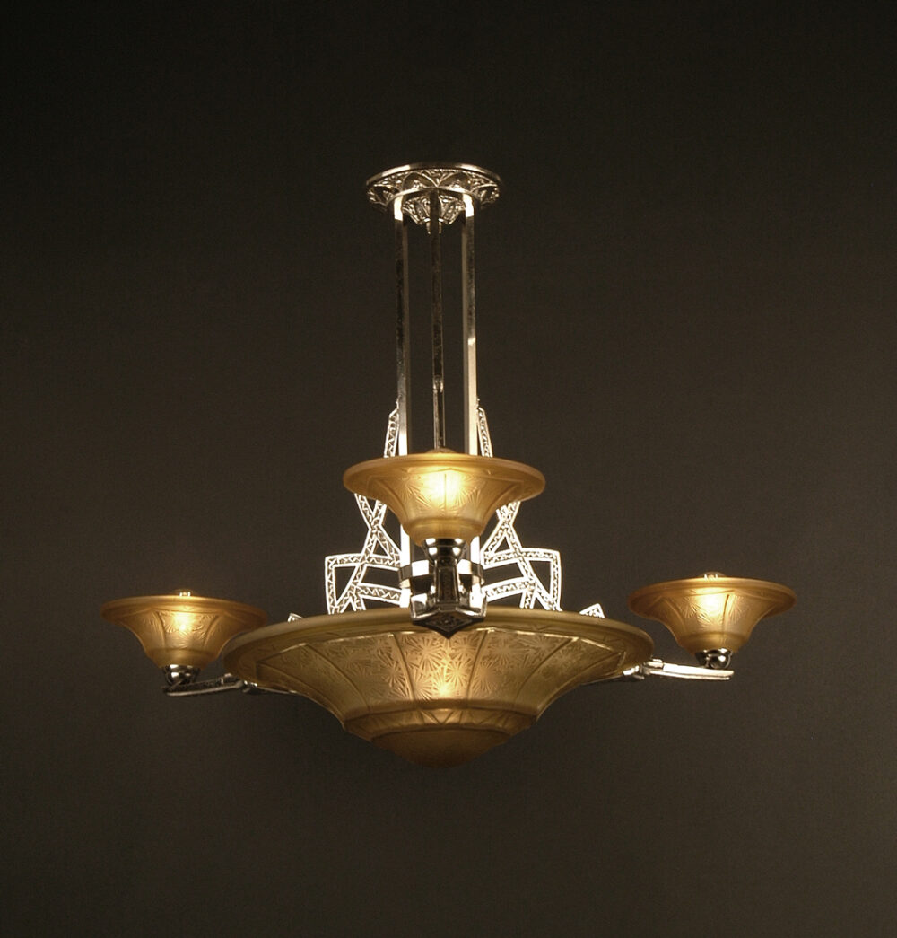LUSTRE ART DÉCO MAURICE MODEL-CRISTALLERIE DE VERDUN BRONZE CHROMÉ ET VERRE MOULÉ-PRESSÉ