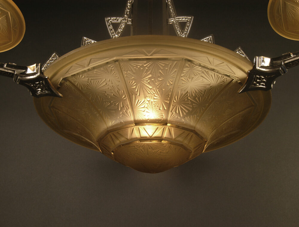 LUSTRE ART DÉCO MAURICE MODEL-CRISTALLERIE DE VERDUN BRONZE CHROMÉ ET VERRE MOULÉ-PRESSÉ – Image 7