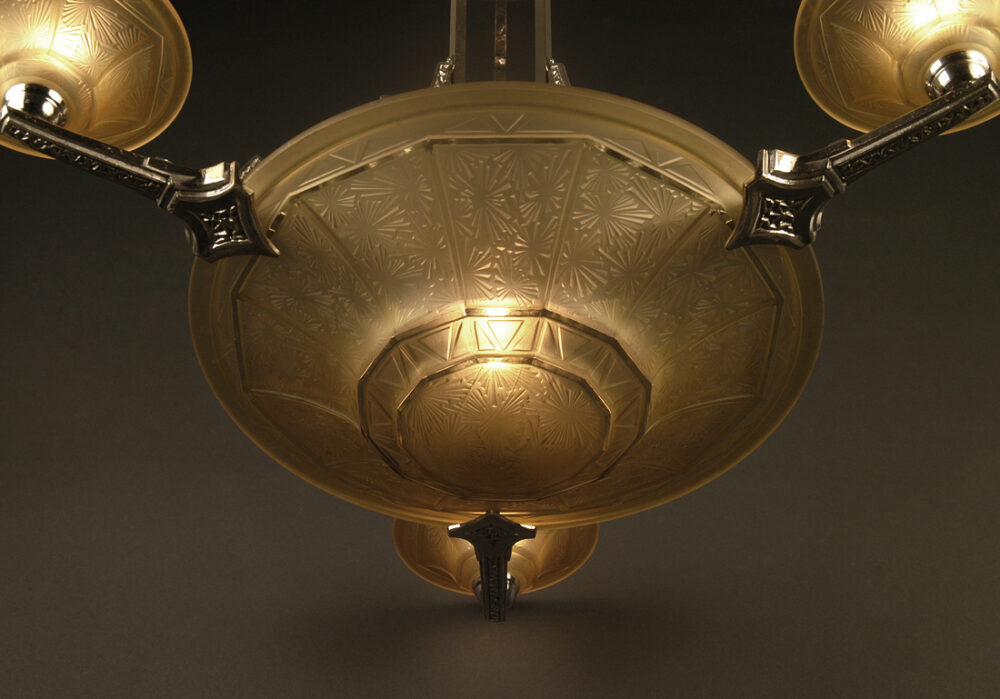 LUSTRE ART DÉCO MAURICE MODEL-CRISTALLERIE DE VERDUN BRONZE CHROMÉ ET VERRE MOULÉ-PRESSÉ – Image 10