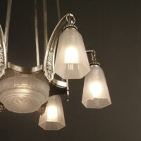 LUSTRE ART DÉCO LÉON HUGUE BRONZE ARGENTÉ ET VERRE MOULÉ-PRESSÉ DÉPOLI BLANC – Image 6
