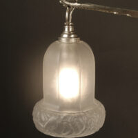 LUSTRE ART DÉCO LÉON BONVOISIN BRONZE ARGETÉ ET VERRE MOULÉ-PRESSÉ – Image 13