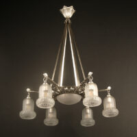 LUSTRE ART DÉCO LÉON BONVOISIN BRONZE ARGETÉ ET VERRE MOULÉ-PRESSÉ – Image 3