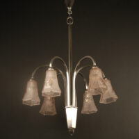 LUSTRE ART DÉCO CHARLES BOULANGER-DEGUÉ BRONZE ARGENTÉ ET VERRE MOULÉ-PRESSÉ – Image 4