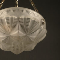 SUSPENSION ART DÉCO LAITON VIEIL ARGENT ET VERRE MOULÉ-PRESSÉ DÉPOLI BLANC – Image 7