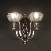 PAIRE D'APPLIQUES DOUBLE FEUX ART DECO BRONZE ARGENTÉ ET VERRE MOULÉ-PRESSÉ ETS. GAUTHIER – Image 3