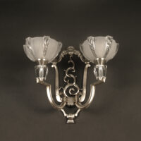 PAIRE D'APPLIQUES DOUBLE FEUX ART DECO BRONZE ARGENTÉ ET VERRE MOULÉ-PRESSÉ ETS. GAUTHIER – Image 4
