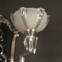 PAIRE D'APPLIQUES DOUBLE FEUX ART DECO BRONZE ARGENTÉ ET VERRE MOULÉ-PRESSÉ ETS. GAUTHIER – Image 8