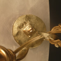 LUCIEN ALLIOT : PAIRE DE SUSPENSIONS BRONZE ET ALBÂTRE BLANC VEINÉ GRIS – Image 13
