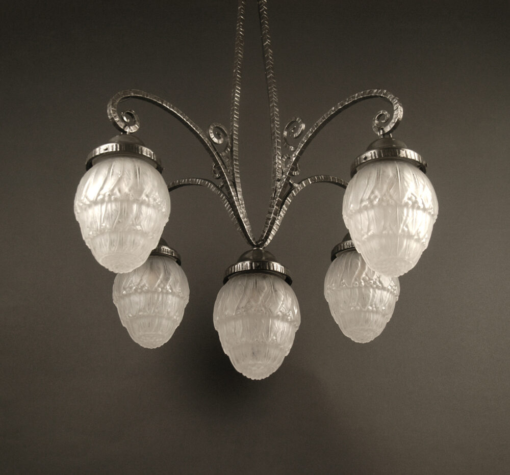HETTIER & VINCENT/BACCARAT : LUSTRE ART DÉCO FERRONNERIE D'ART ET CRISTAL DE BACCARAT – Image 4