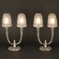 HETTIER & VINCENT / DES HANOTS : PAIRE DE LAMPES ART DÉCO DOUBLE FEUX BRONZE NICKEL-ARGENT