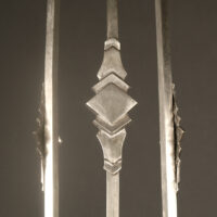 ALPHONSE RICHARD/ETS JEAN GAUTHIER: LUSTRE ART DÉCO BRONZE ARGENTÉ ET VERRE MOULÉ-PRESSÉ – Image 9