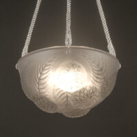 RENÉ LALIQUE : SUSPENSION-VASQUE ART DÉCO "DAHLIAS" 1921, VERRE MOULÉ-PRESSÉ – Image 12