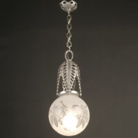 ETS. CHARLES BOULANGER : SUSPENSION GLOBE ART DÉCO BRONZE ARGENTÉ ET VERRE GRAVÉ – Image 4