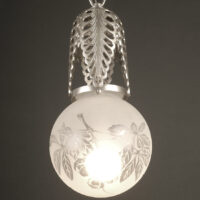 ETS. CHARLES BOULANGER : SUSPENSION GLOBE ART DÉCO BRONZE ARGENTÉ ET VERRE GRAVÉ – Image 5
