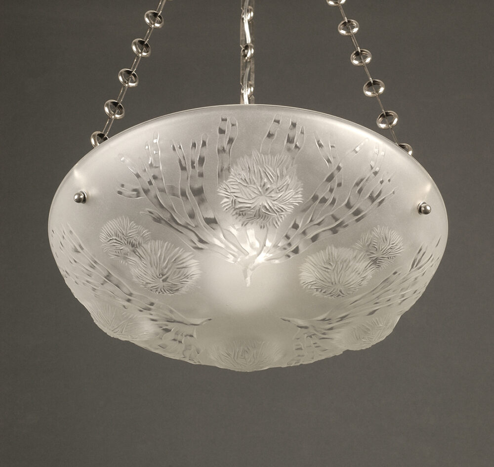 MARIO SABINO : SUSPENSION VASQUE ART DÉCO VERRE MOULÉ-PRESSÉ ET LAITON ARGENTÉ