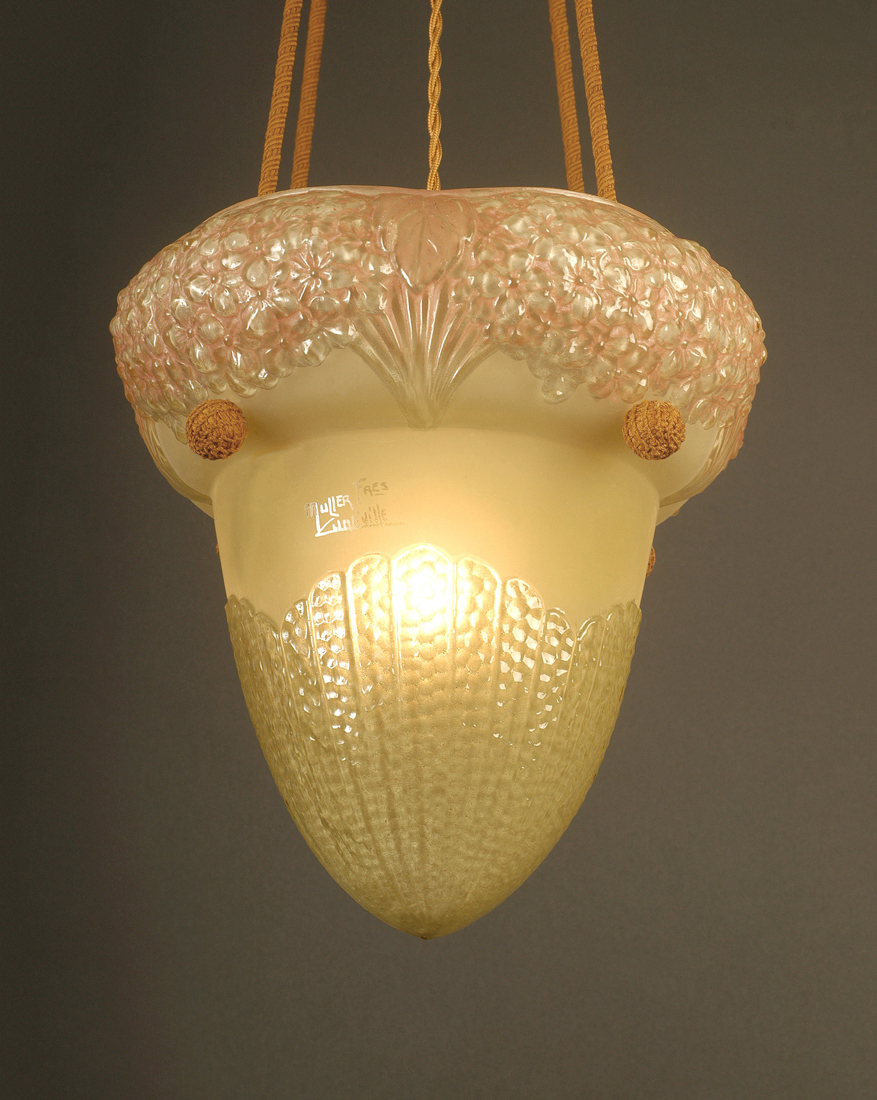 HETTIER & VINCENT/MULLER FRÈRES : SUSPENSION ART DÉCO "HORTENSIAS" BRONZE ET VERRE MOULÉ-PRESSÉ – Image 13