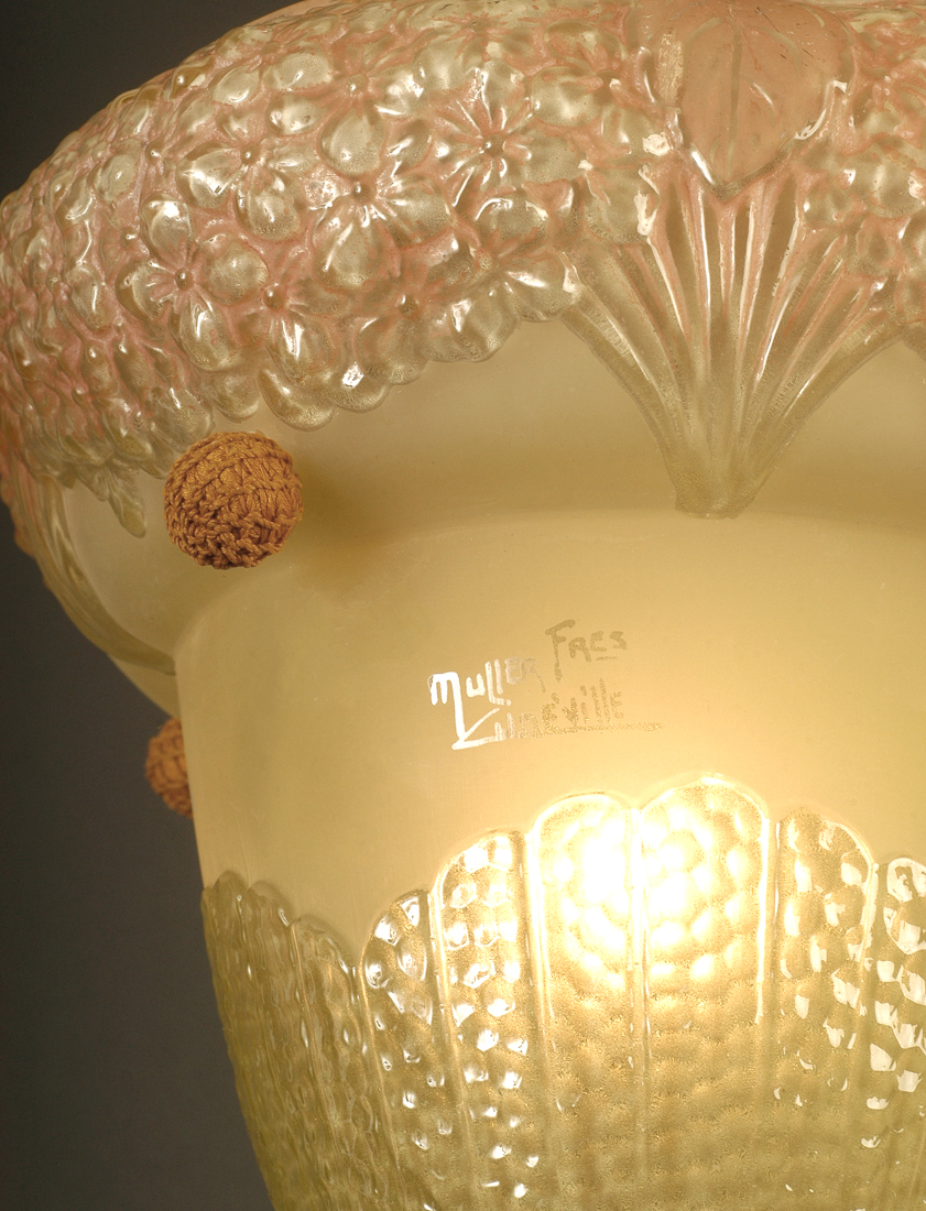 HETTIER & VINCENT/MULLER FRÈRES : SUSPENSION ART DÉCO "HORTENSIAS" BRONZE ET VERRE MOULÉ-PRESSÉ – Image 14