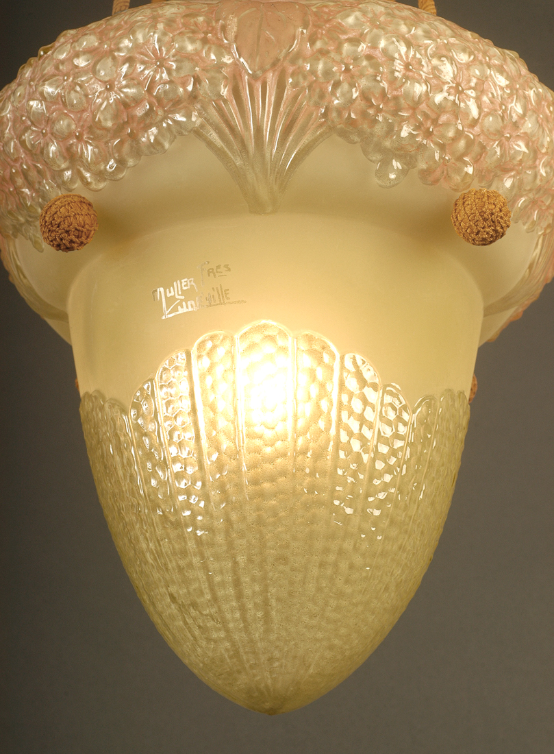 HETTIER & VINCENT/MULLER FRÈRES : SUSPENSION ART DÉCO "HORTENSIAS" BRONZE ET VERRE MOULÉ-PRESSÉ – Image 5