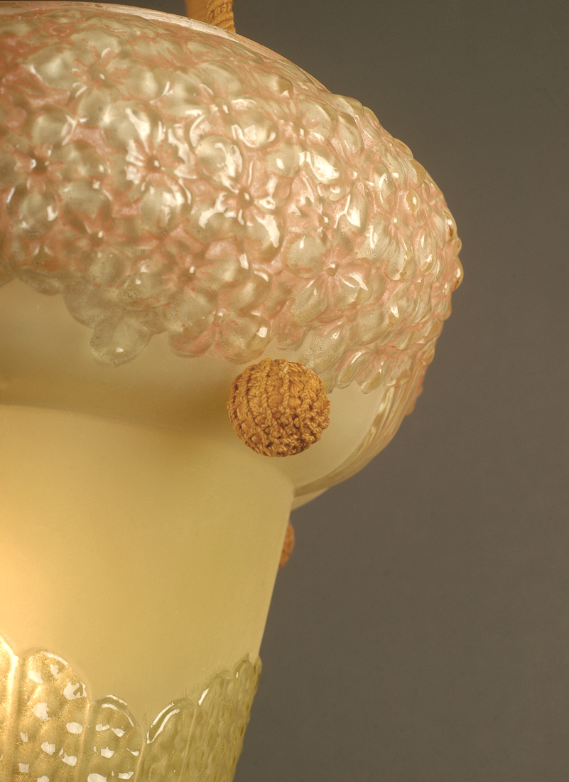 HETTIER & VINCENT/MULLER FRÈRES : SUSPENSION ART DÉCO "HORTENSIAS" BRONZE ET VERRE MOULÉ-PRESSÉ – Image 6